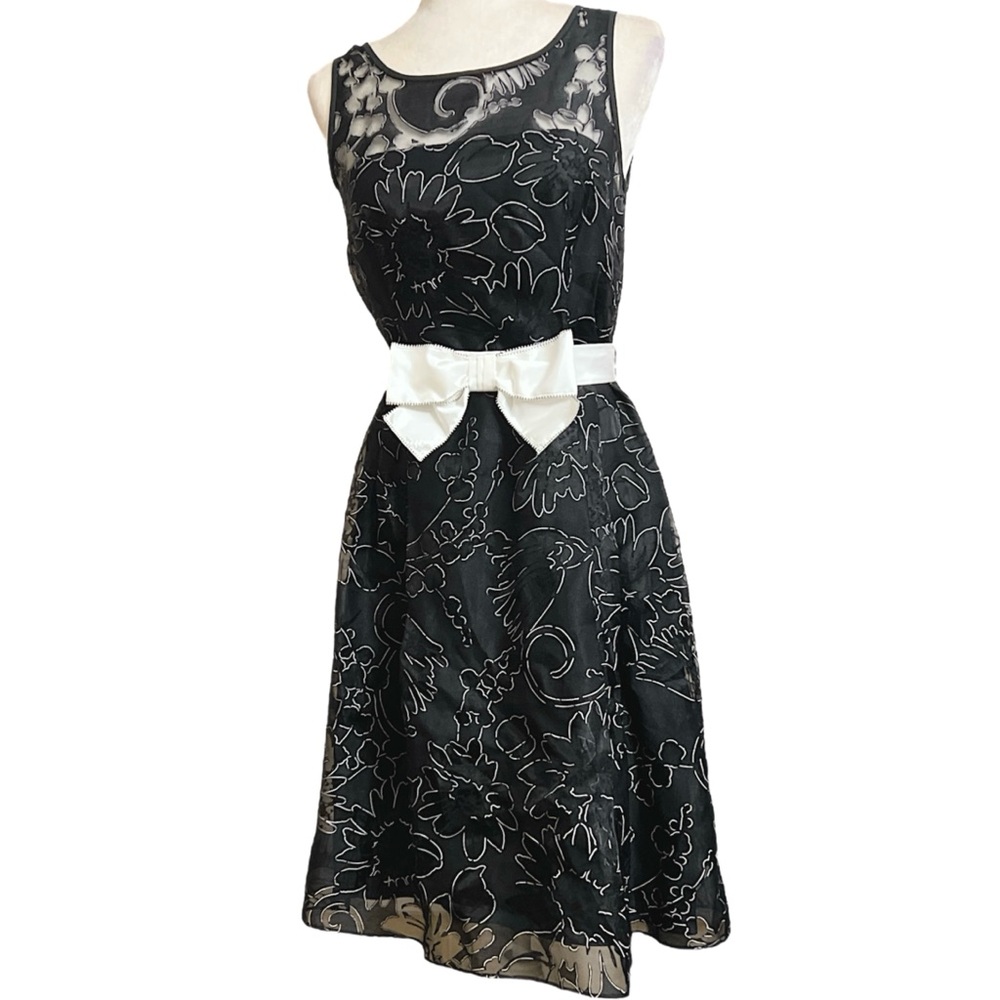 White House Black Market Floral black & white Lace Dress with Bow 6 NWT - Picture 5 of 11